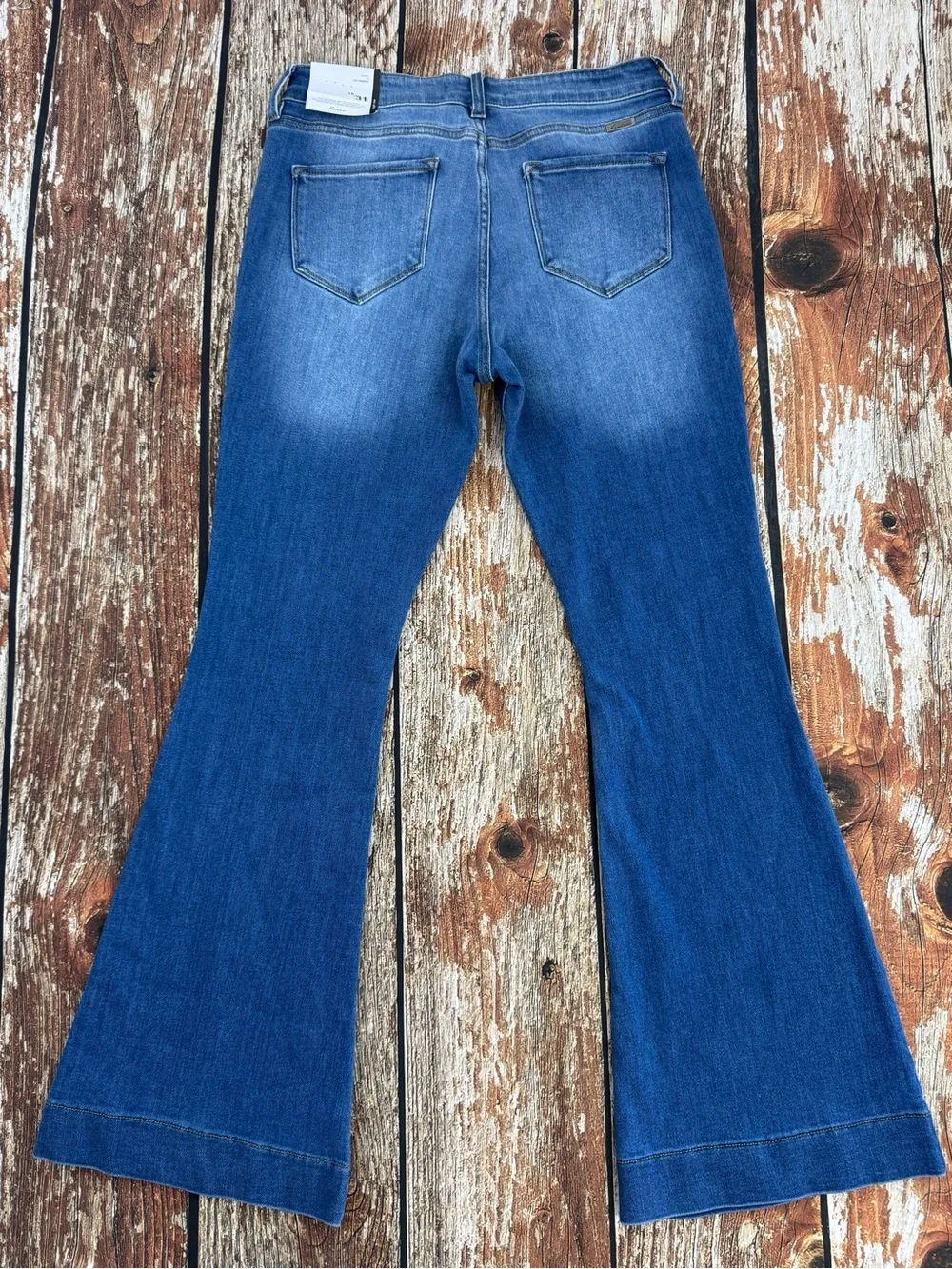 KanCan Women's Flared Leg High-Rise Denim Jeans, Medium Wash, Stretch Size 15/31 - Picture 12 of 16